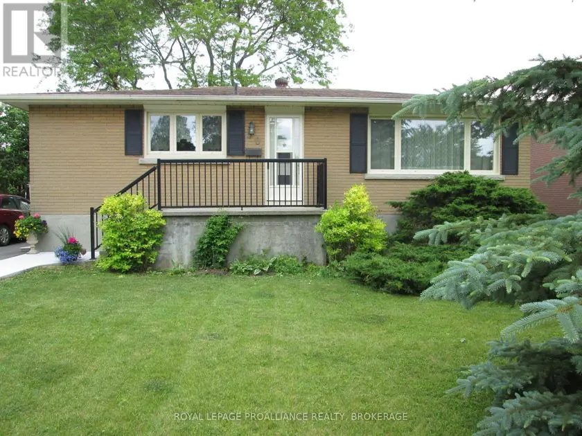 Detached at 50 CAMPBELL CRESCENT, Kingston