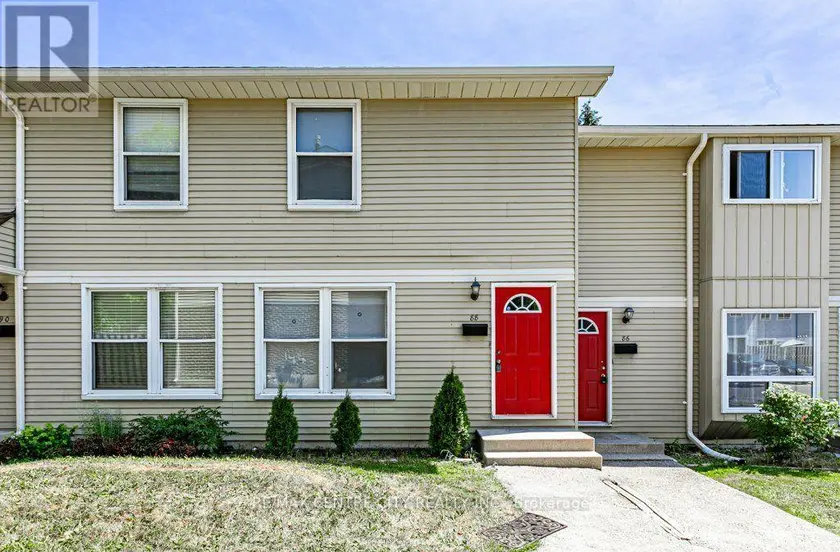Townhouse at 88 - 70 FIDDLERS GREEN ROAD, London North