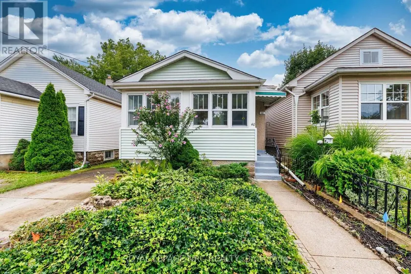 Detached at 40 ST. PATRICK STREET, St. Catharines