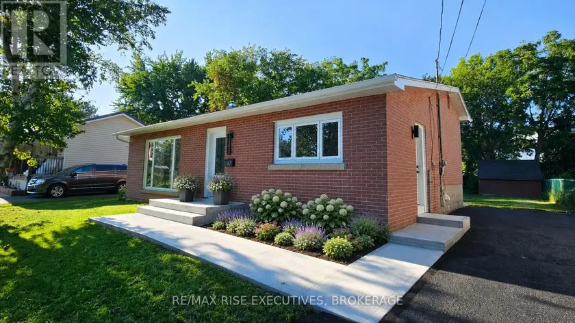 Detached at 47 HENRY CRESCENT, Loyalist