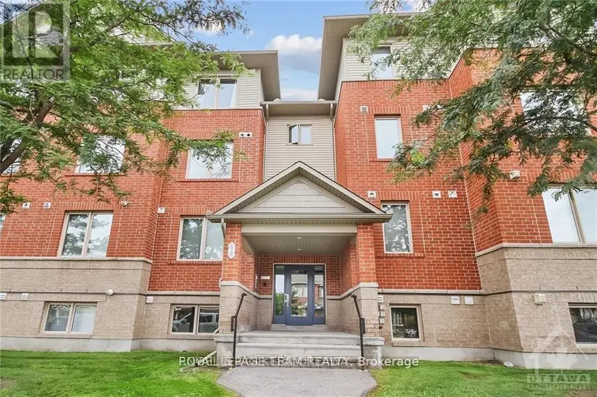 Apartment at #2 - 46 BARNSTONE DRIVE, Ottawa