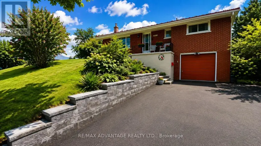 Detached at 1031 EAGLE DRIVE, London South