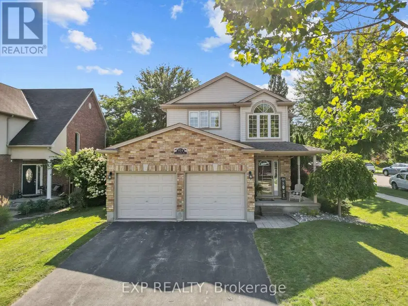 Detached at 924 GARIBALDI AVENUE, London North