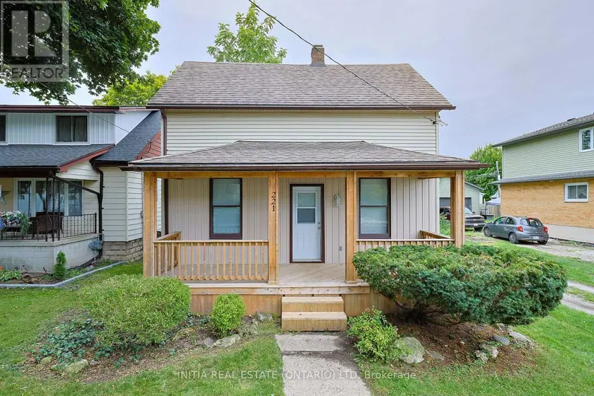 Detached at 221 BRIGHT STREET, Sarnia