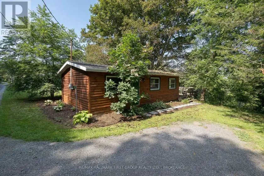 Detached at 19 PC LANE, Prince Edward County