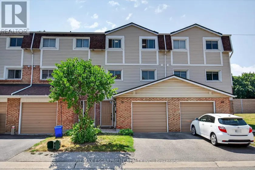 Townhouse at 70 - 11 HARRISFORD STREET, Hamilton