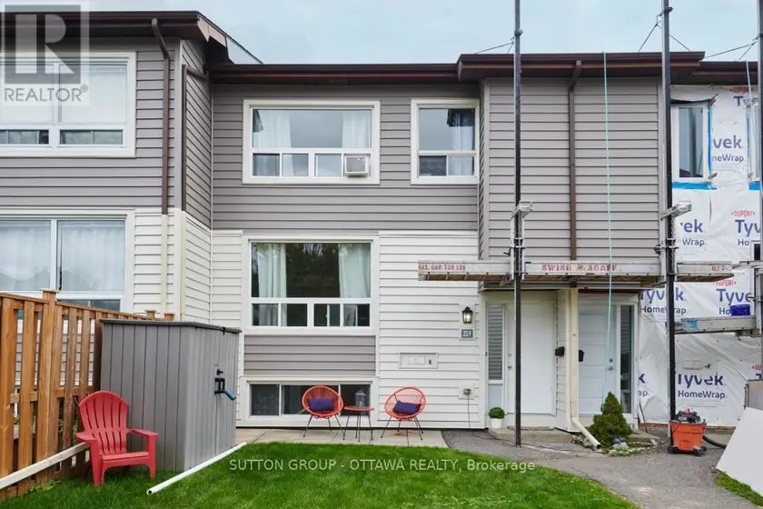 Townhouse at 23F - 23 BANNER ROAD W, Ottawa