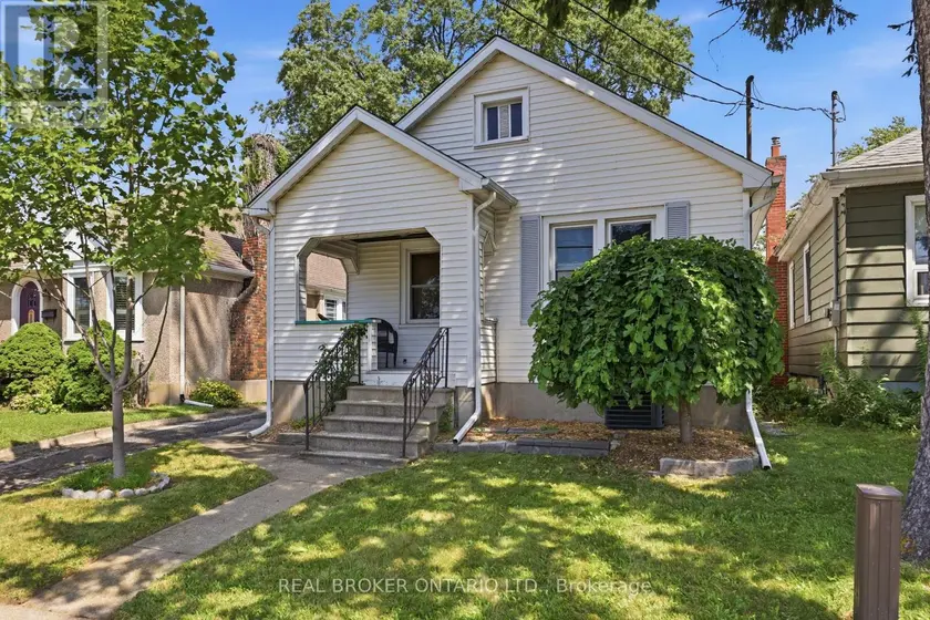 Detached at 218 LAKE STREET, St. Catharines