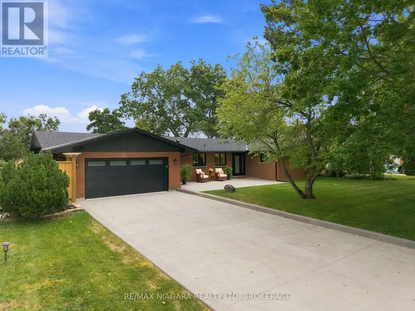 Detached at 38 ROYAL HENLEY BOULEVARD, St. Catharines