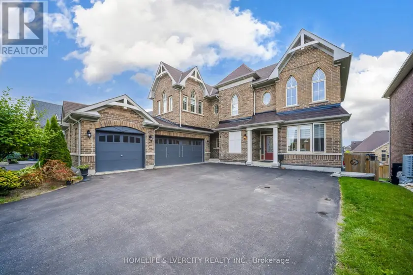 Detached at 8 MITCHELL CRESCENT, Mono