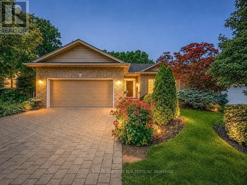 Detached at 10 STONEGATE PLACE, Pelham