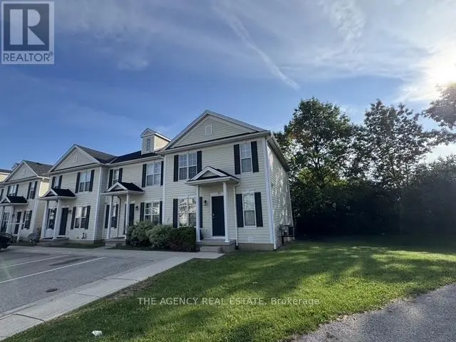Townhouse at 29 - 600 SARNIA ROAD, London