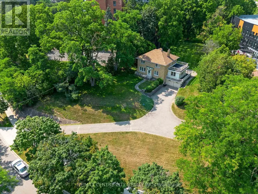 Detached at 272 SHELDON AVENUE N, Kitchener