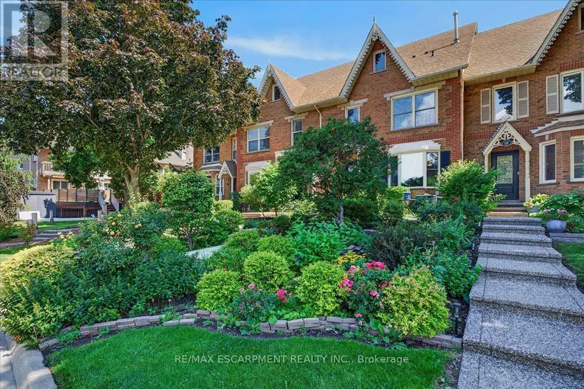 Townhouse at 52 SUNVALE PLACE, Hamilton