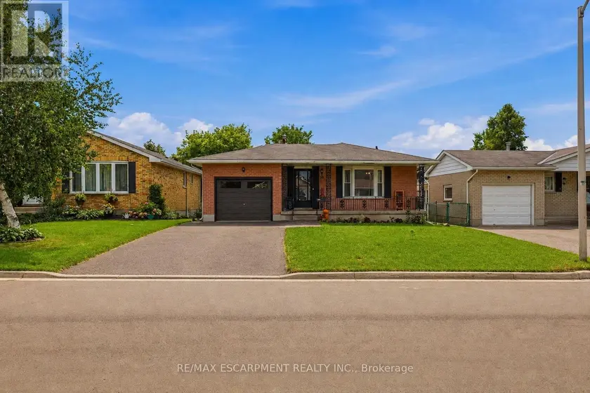 Detached at 58 VANIER PLACE, St. Thomas