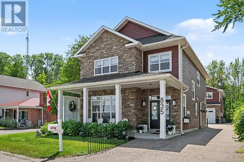 Detached at 835 ARCHIBALD STREET, McNab/Braeside