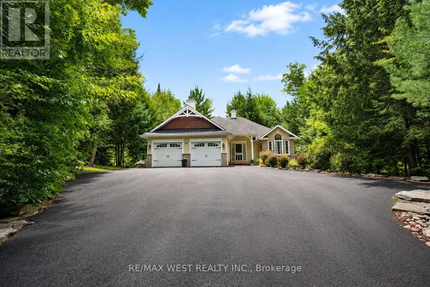 Detached at 20 DEERHURST HIGHLANDS DRIVE, Huntsville