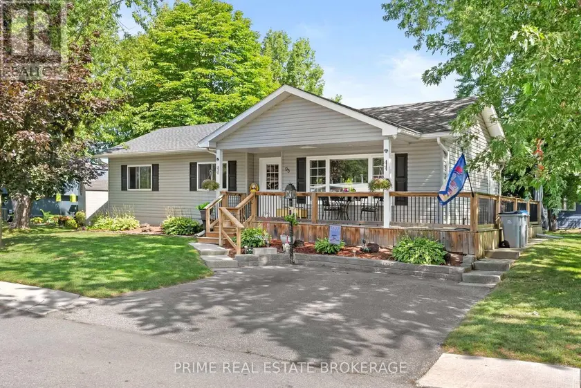 Detached at 93 SHANNON BOULEVARD, South Huron