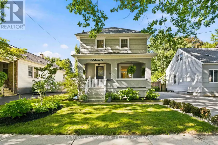 Detached at 9 JOHNSTON STREET, St. Catharines