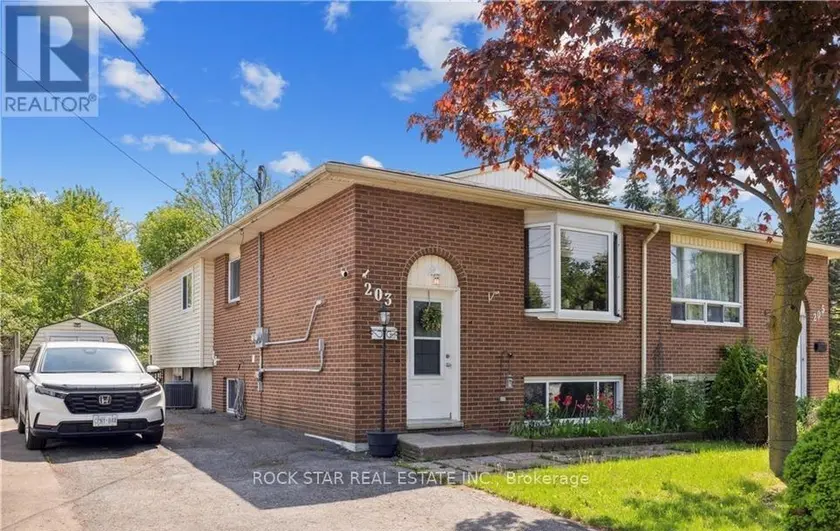 Semi-Detached/Link at UPPER - 203 COMMERCIAL STREET, Welland