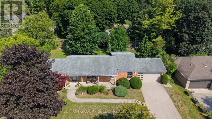 Detached at 847 CLEARVIEW AVENUE, London North