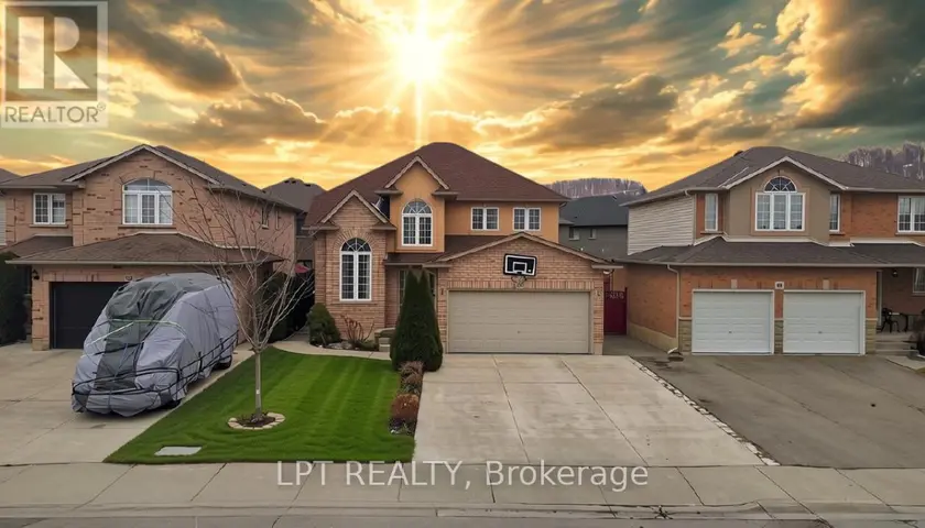 Detached at 48 NASHVILLE CIRCLE, Hamilton