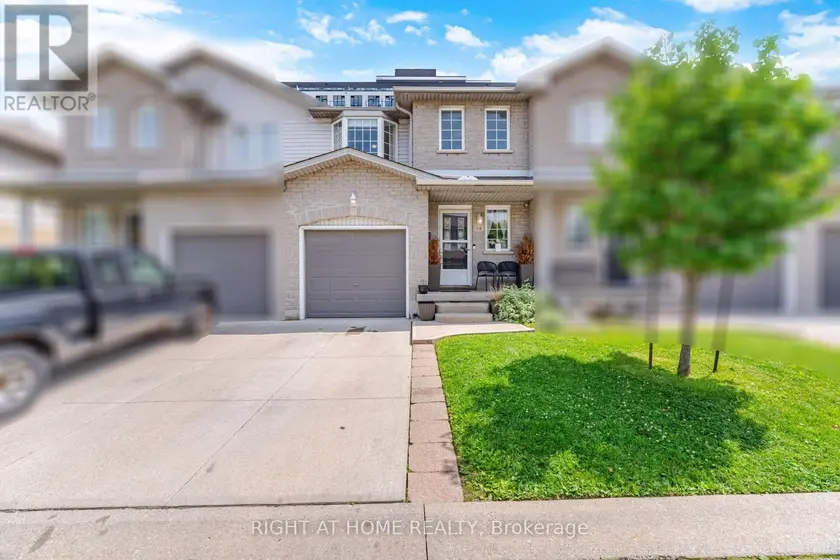 Townhouse at 14 - 104 FRANCES AVENUE, Hamilton