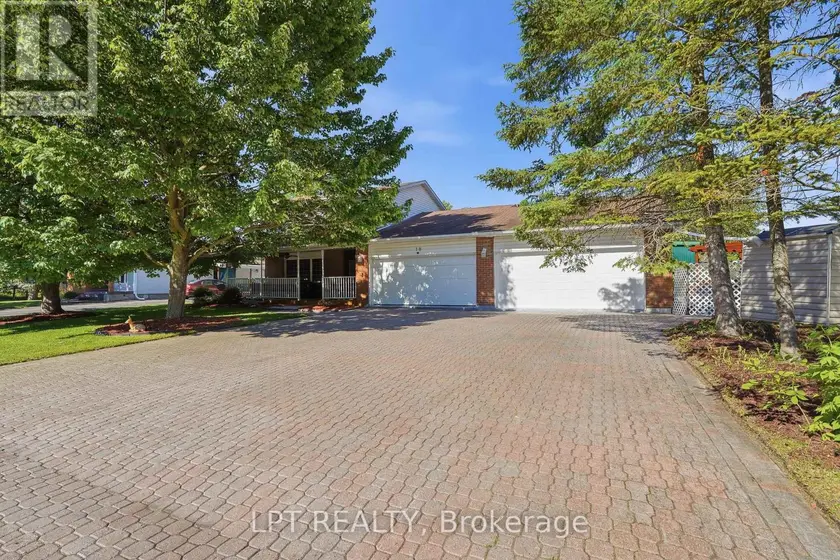 Detached at 18 LOUISE CRESCENT, Russell