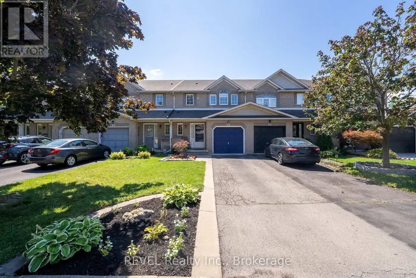 Townhouse at 11 ELDERBERRY AVENUE, Grimsby