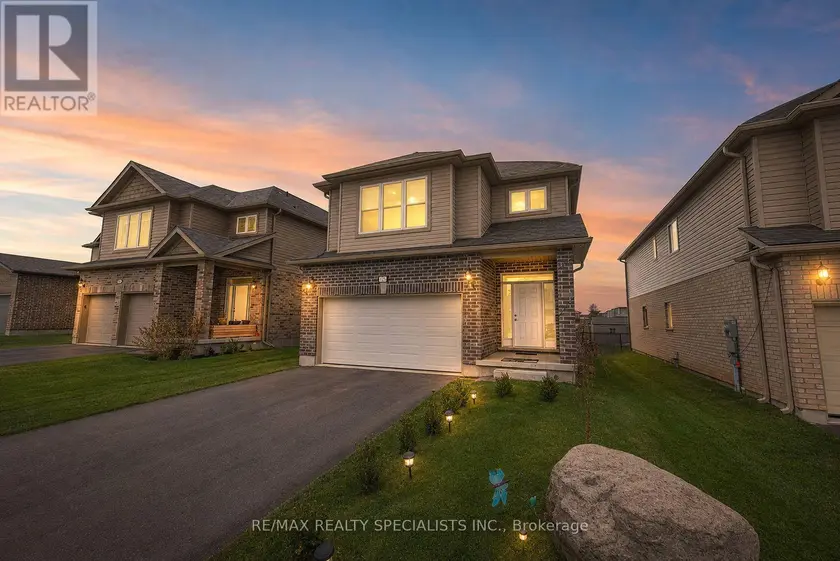 Detached at 3251 TURNER CRESCENT, London South