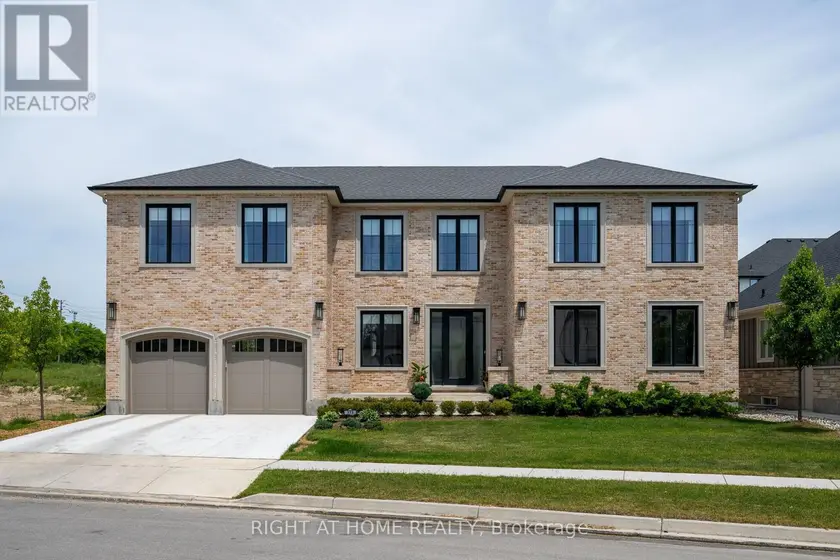 Detached at 372 MANHATTAN DRIVE, London South