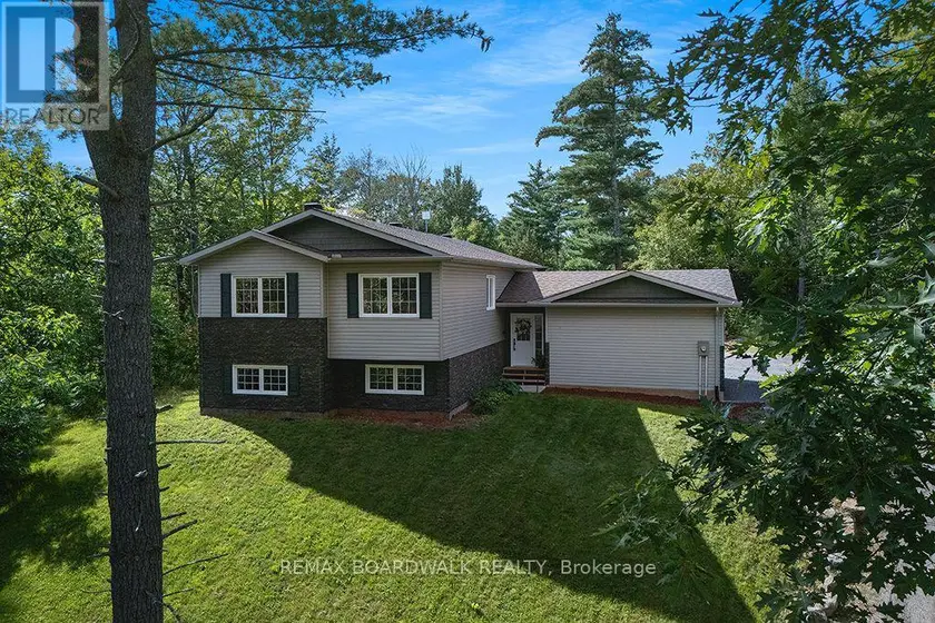 Detached at 205 INDIAN HILL ROAD, Mississippi Mills