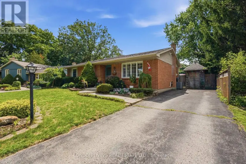 Detached at 7 GLENBURNIE CRESCENT, London North