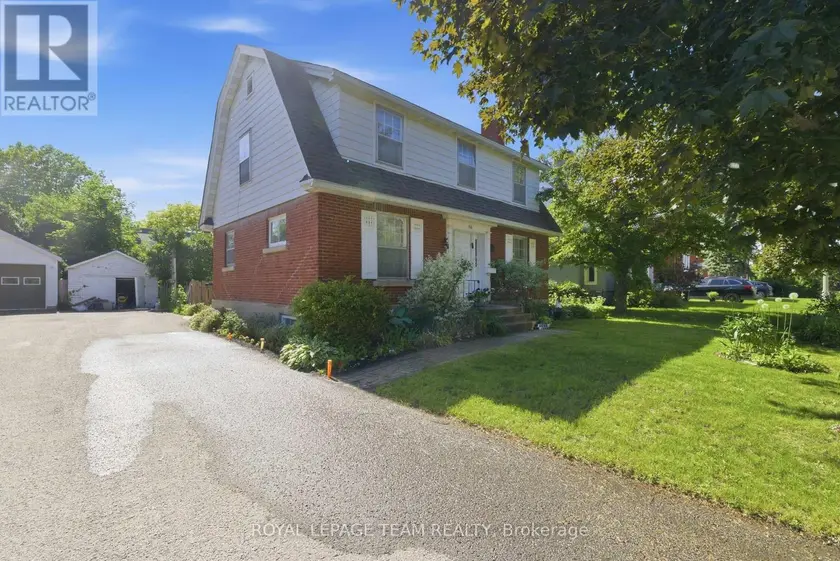 Detached at 416 TWEEDSMUIR AVENUE, Ottawa