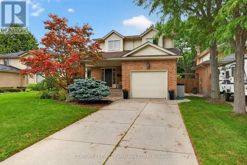 Detached at 603 COUNTRY CLUB MEWS, London South