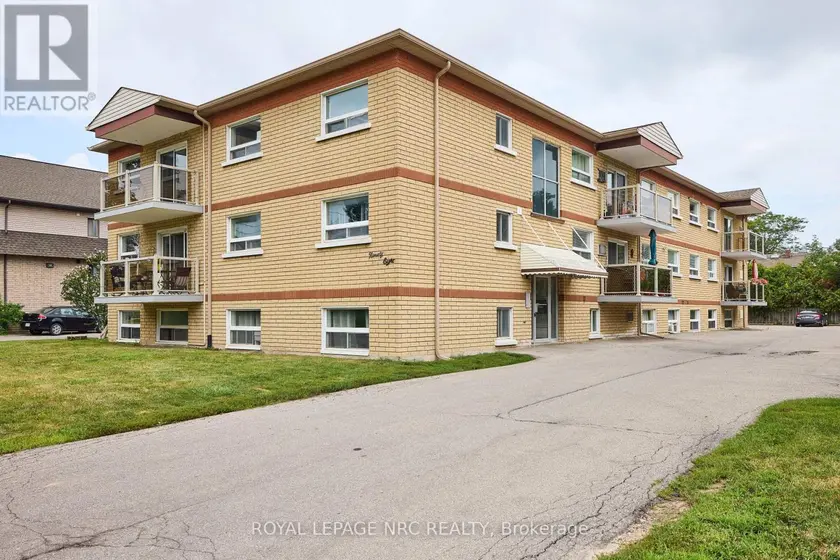 Multiplex at 11 - 98 WOODLAWN ROAD, Welland