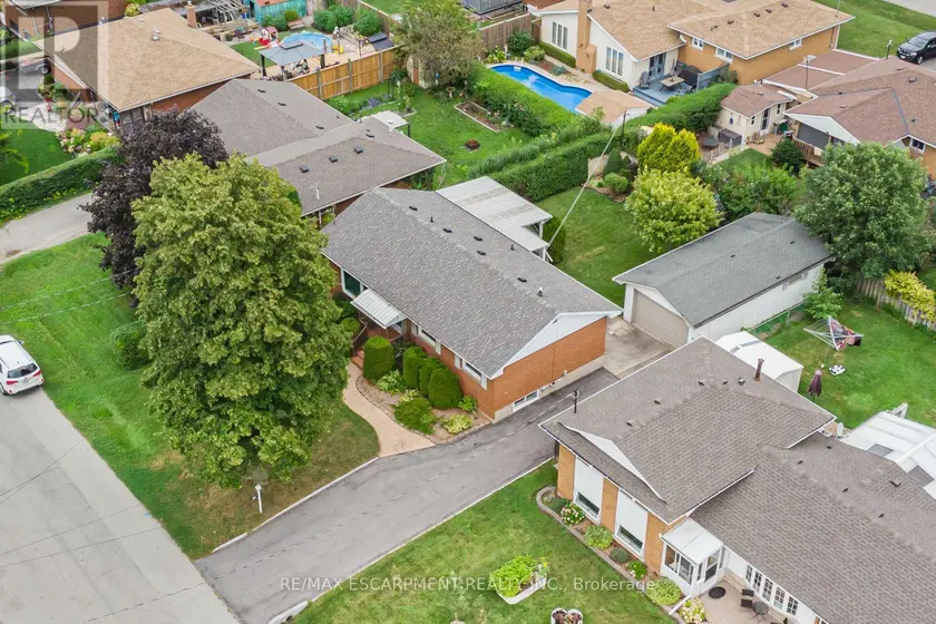Detached at 37 LORNE AVENUE, Grimsby
