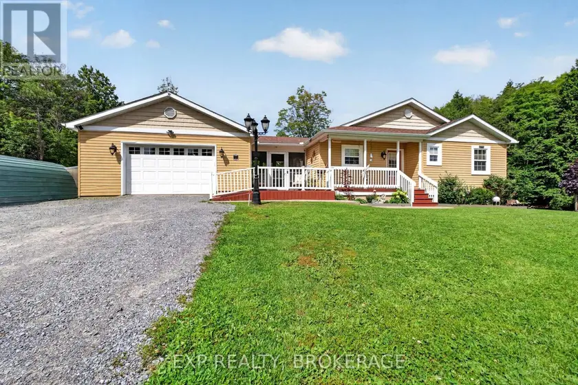 Detached at 3288 LONG LAKE ROAD, Frontenac