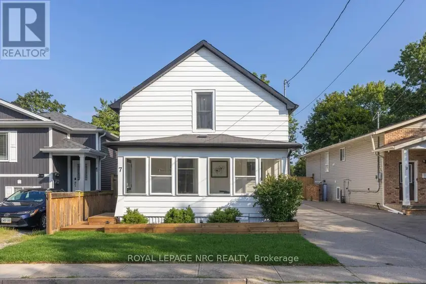 Detached at 7 CAPNER STREET, St. Catharines