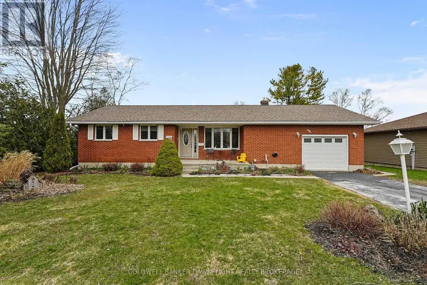 Detached at 33960 QUEEN STREET, Bluewater