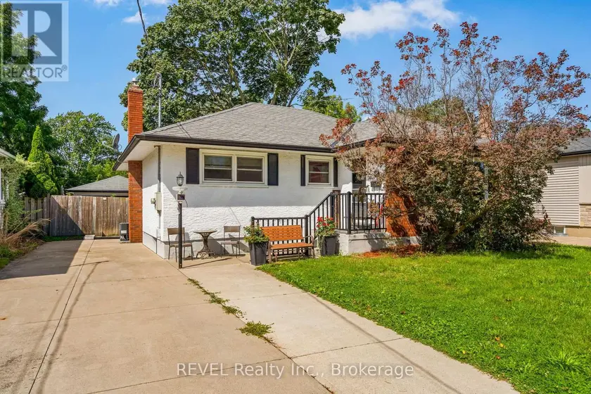 Detached at 15 DUNCAN DRIVE, St. Catharines