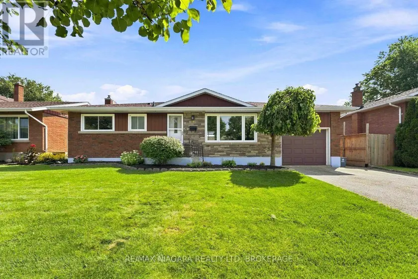Detached at 19 HUGHES AVENUE, Welland
