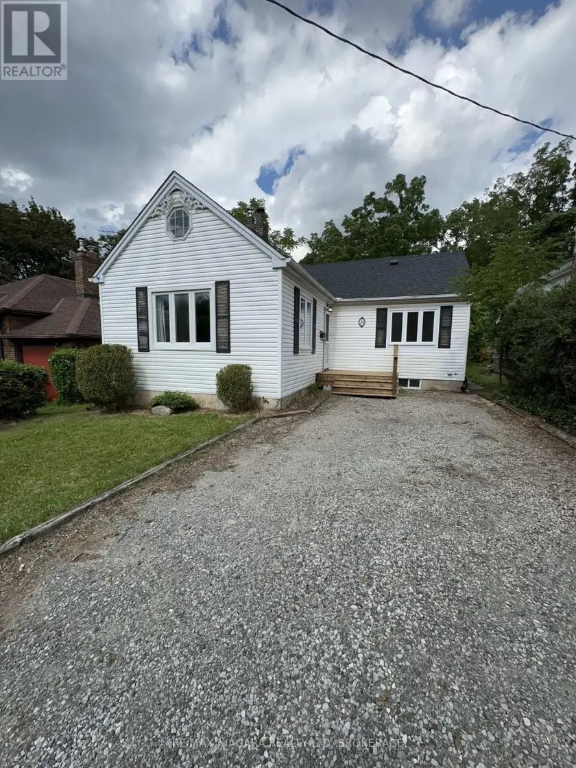 Detached at 24 WELLAND VALE ROAD, St. Catharines