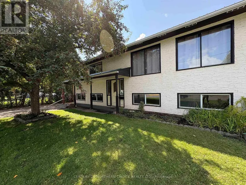 Detached at 357 DANIEL AVENUE, Fort Frances