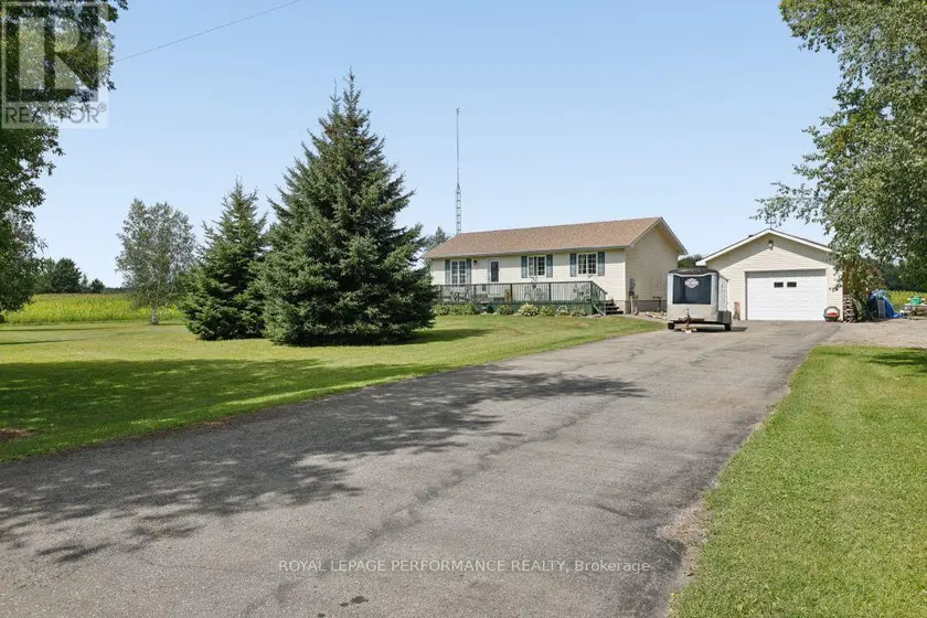 Detached at 10607 PLEASANT VALLEY ROAD, South Dundas