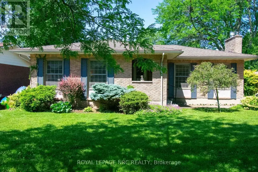 Detached at 34 WOODINGTON PLACE, Welland