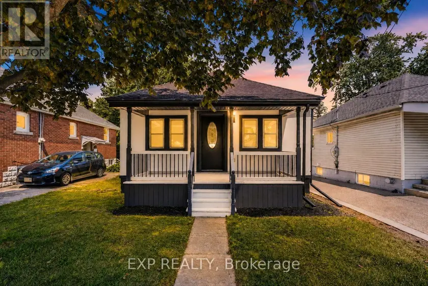 Detached at 43 BRUCEDALE AVENUE E, Hamilton