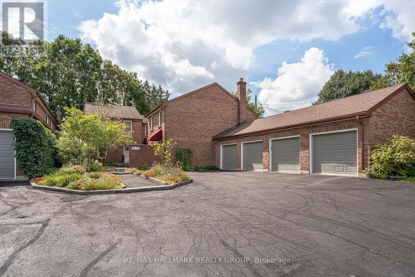 Townhouse at 2 - 1898 RUSSELL ROAD, Ottawa