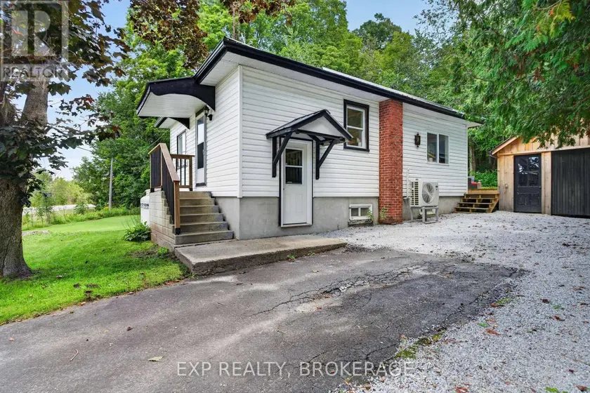 Detached at 22053 HIGHWAY 7, Tay Valley
