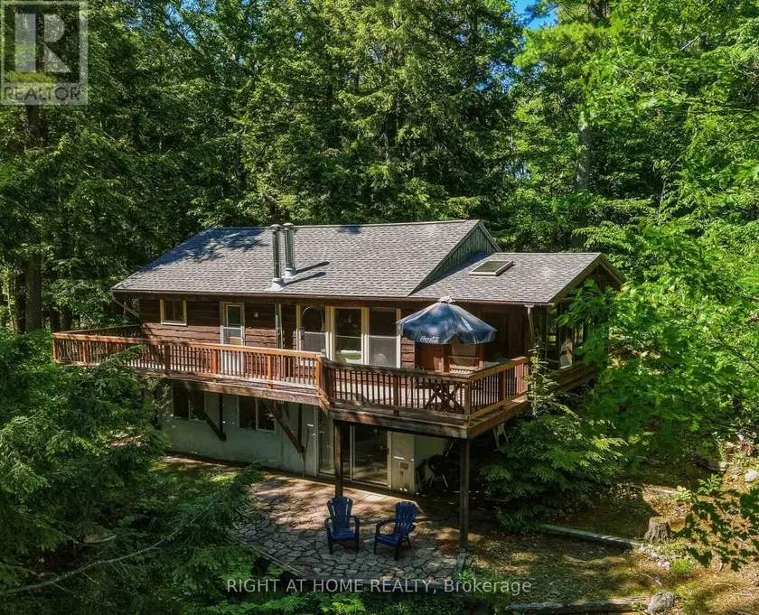 Detached at 1527 MOON RIVER ROAD, Muskoka Lakes